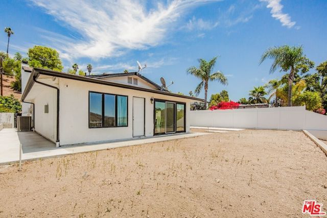 5703 Parkmor Road, Calabasas, CA 91302