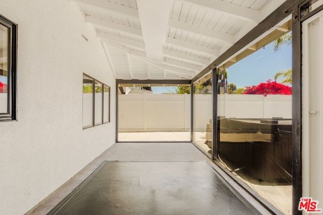 5703 Parkmor Road, Calabasas, CA 91302