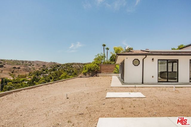 5703 Parkmor Road, Calabasas, CA 91302