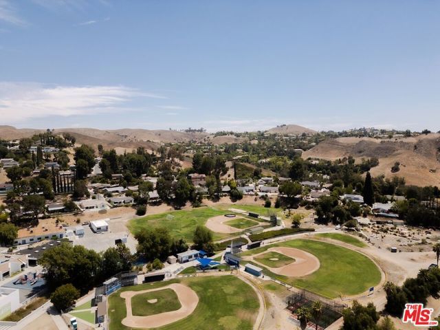 5703 Parkmor Road, Calabasas, CA 91302