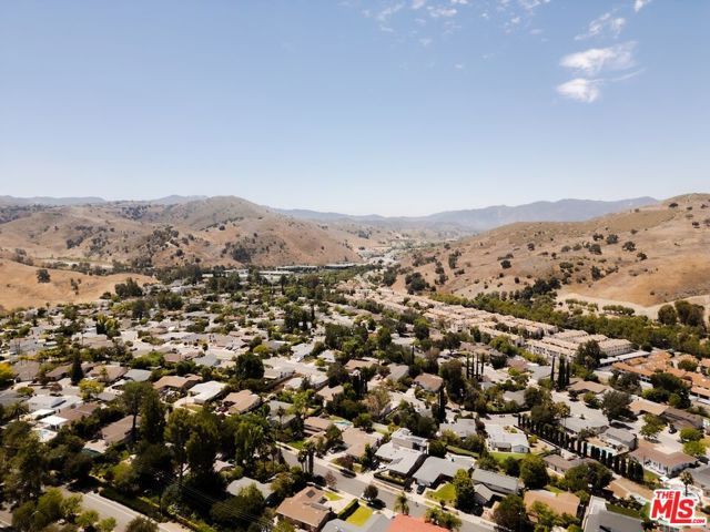 5703 Parkmor Road, Calabasas, CA 91302