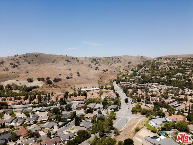 5703 Parkmor Road, Calabasas, CA 91302