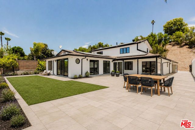 5703 Parkmor Road, Calabasas, CA 91302