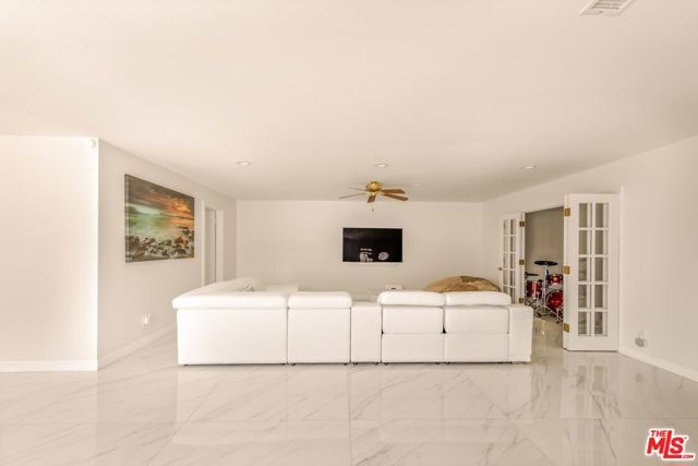 5703 Parkmor Road, Calabasas, CA 91302