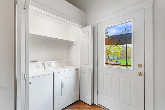 37 Potter Pond 37, Lexington, MA 02421