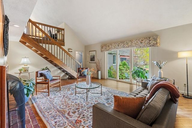 37 Potter Pond 37, Lexington, MA 02421