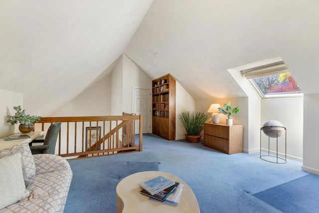 37 Potter Pond 37, Lexington, MA 02421