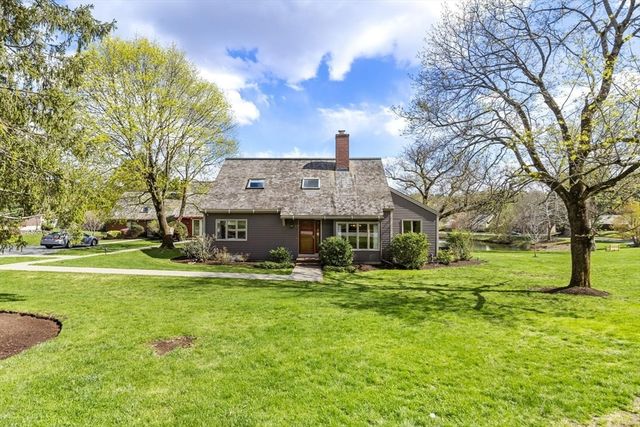 37 Potter Pond 37, Lexington, MA 02421