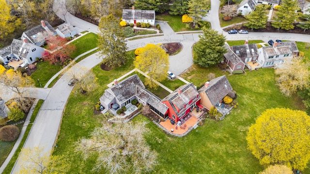 37 Potter Pond 37, Lexington, MA 02421