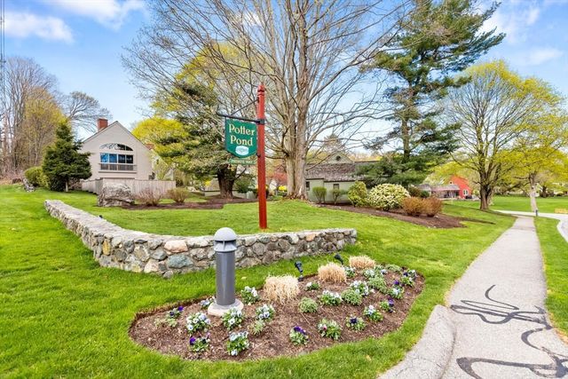 37 Potter Pond 37, Lexington, MA 02421