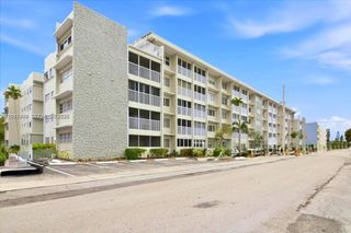 330 SE 2nd St 101G, Hallandale Beach, FL 33009