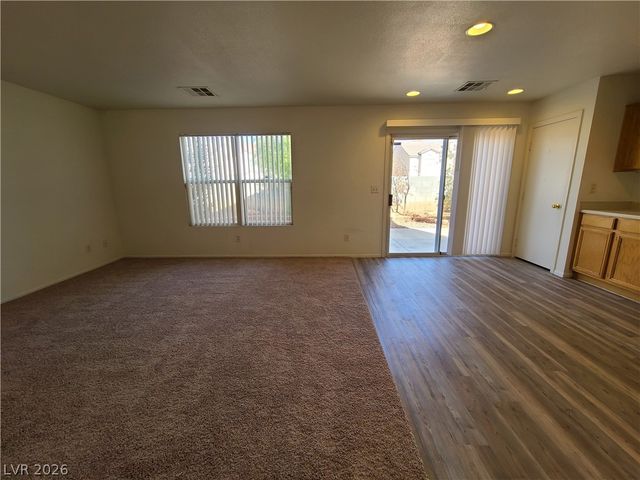 5560 Walcott Drive, Las Vegas, NV 89118