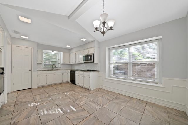 1122 Chimneyrock Trail, Garland, TX 75043