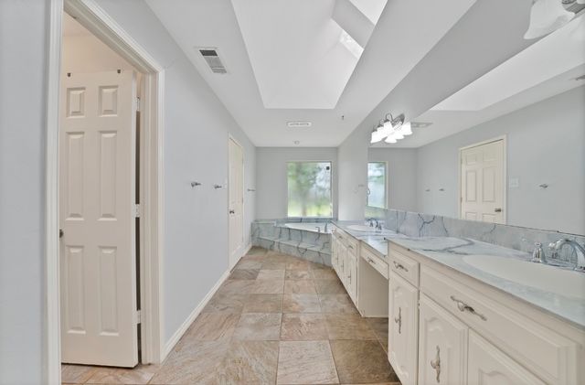 1122 Chimneyrock Trail, Garland, TX 75043