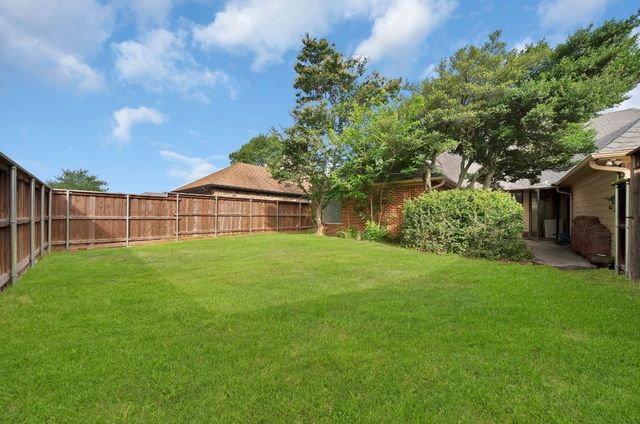 1122 Chimneyrock Trail, Garland, TX 75043
