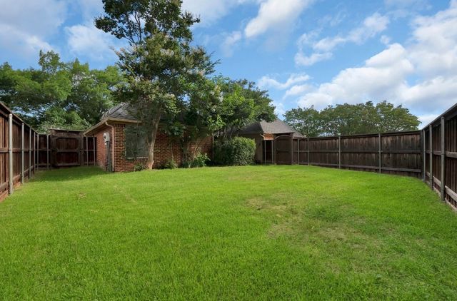 1122 Chimneyrock Trail, Garland, TX 75043