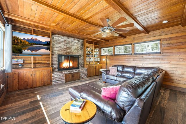 180 Green Hill Road, Bristol, VA 24201