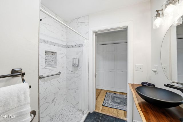 180 Green Hill Road, Bristol, VA 24201