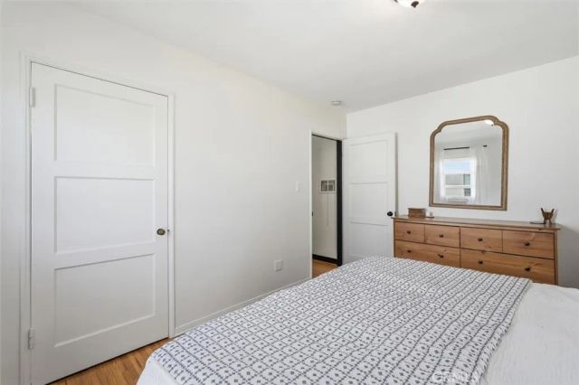 2324 Roycroft Avenue, Long Beach, CA 90815