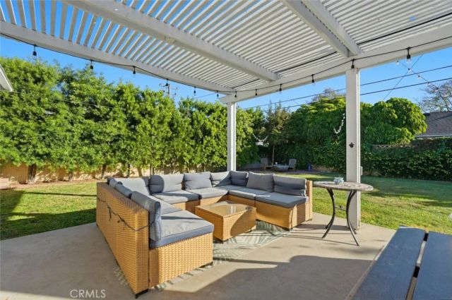 2324 Roycroft Avenue, Long Beach, CA 90815