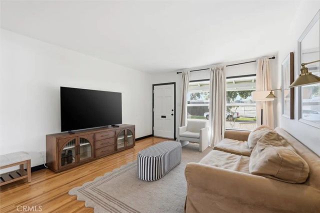 2324 Roycroft Avenue, Long Beach, CA 90815