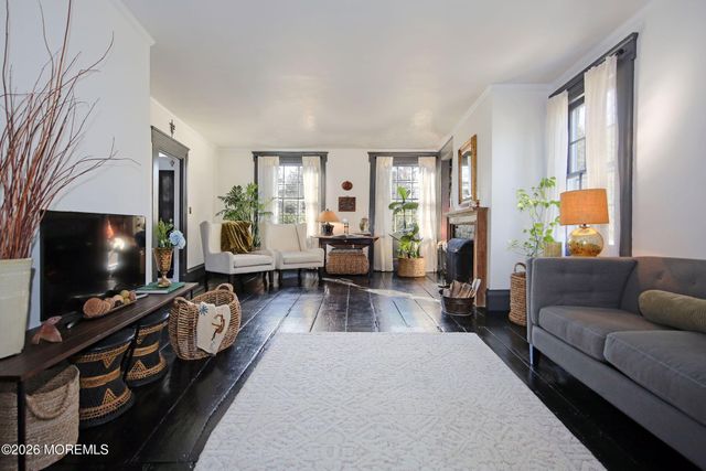 917 Broad Street, Shrewsbury Boro, NJ 07702