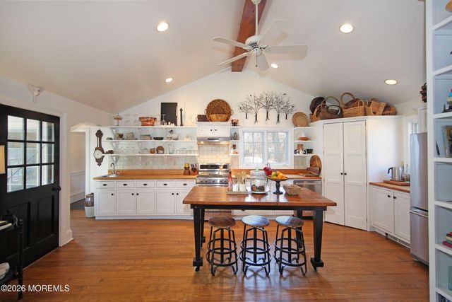 917 Broad Street, Shrewsbury Boro, NJ 07702