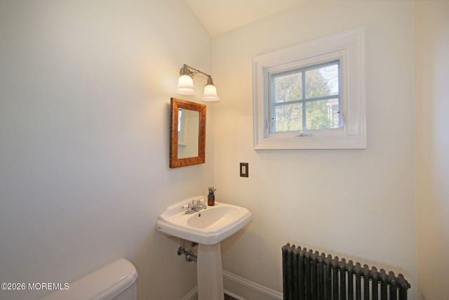 917 Broad Street, Shrewsbury Boro, NJ 07702