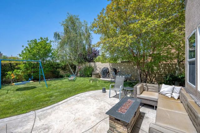 28315 Maitland, Saugus, CA 91350