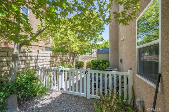 28315 Maitland, Saugus, CA 91350
