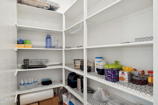 6875 W SPUR Drive, Peoria, AZ 85383