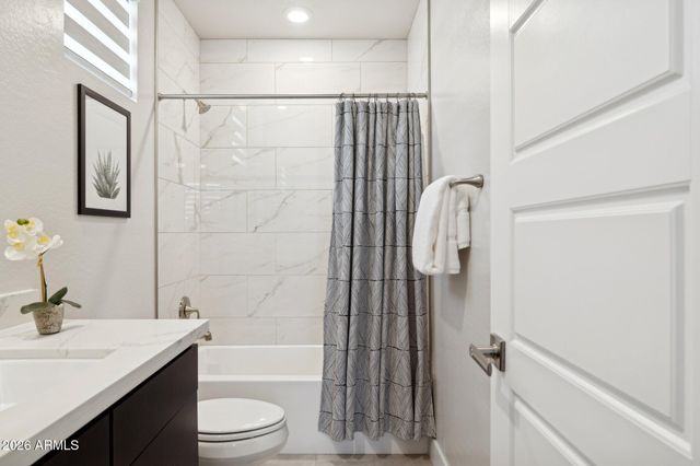 6875 W SPUR Drive, Peoria, AZ 85383