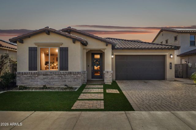 6875 W SPUR Drive, Peoria, AZ 85383