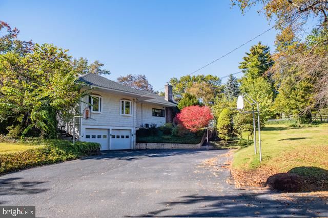 19 VALLEY RD, Lewistown, PA 17044