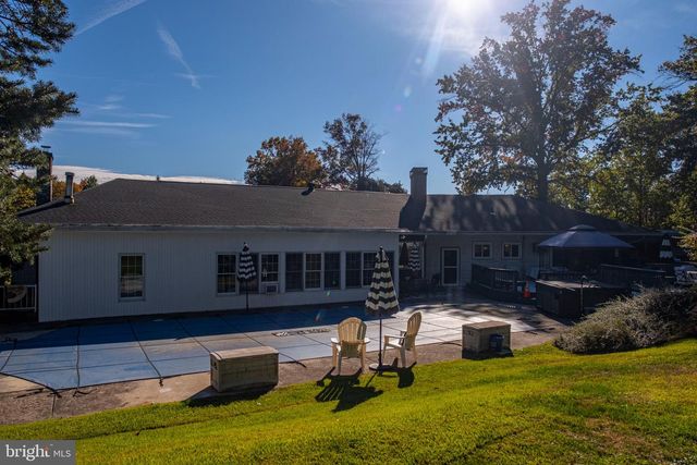 19 VALLEY RD, Lewistown, PA 17044