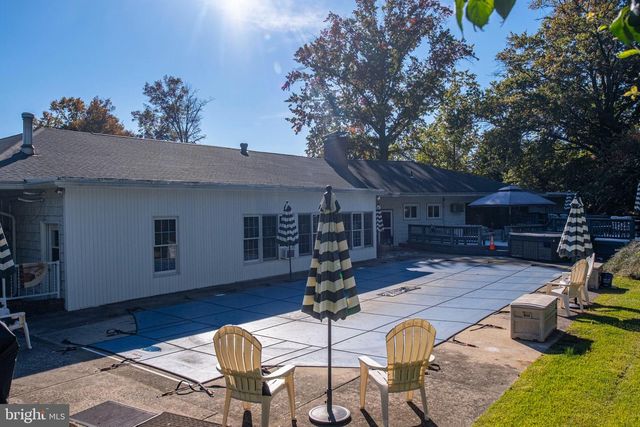 19 VALLEY RD, Lewistown, PA 17044