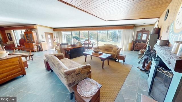 19 VALLEY RD, Lewistown, PA 17044