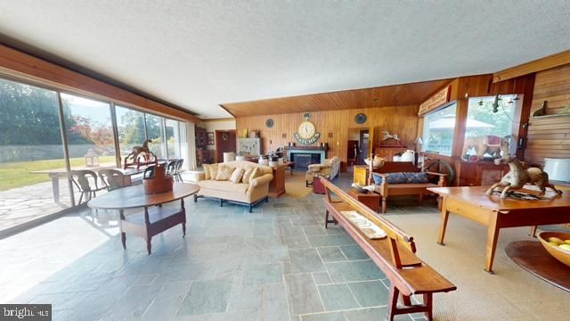 19 VALLEY RD, Lewistown, PA 17044