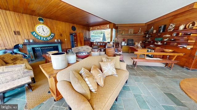 19 VALLEY RD, Lewistown, PA 17044