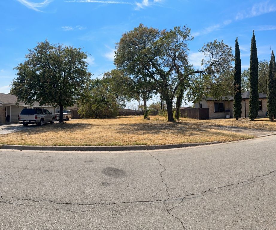 2526 Highcrest Avenue, Fort Worth, TX 76111 — exterior