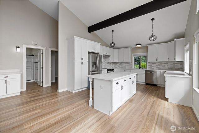 1268 Pilchuck Dr FI, Fox Island, WA 98333