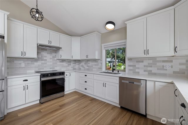 1268 Pilchuck Dr FI, Fox Island, WA 98333