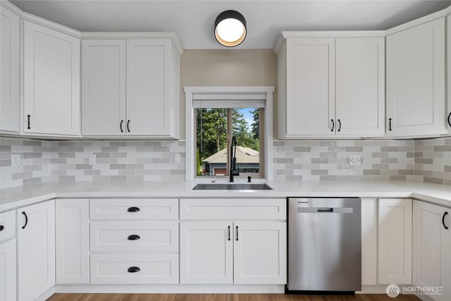 1268 Pilchuck Dr FI, Fox Island, WA 98333