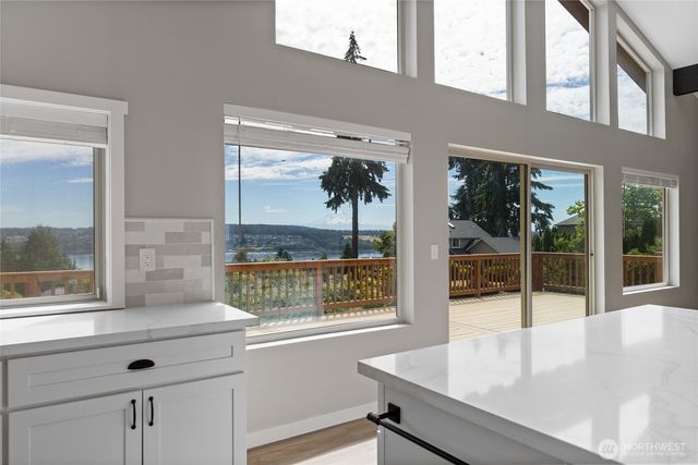 1268 Pilchuck Dr FI, Fox Island, WA 98333