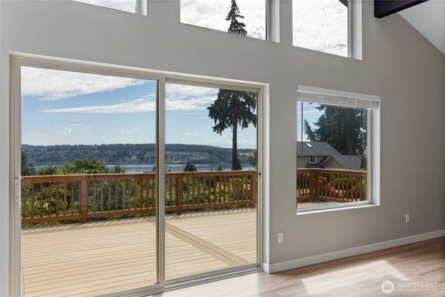 1268 Pilchuck Dr FI, Fox Island, WA 98333