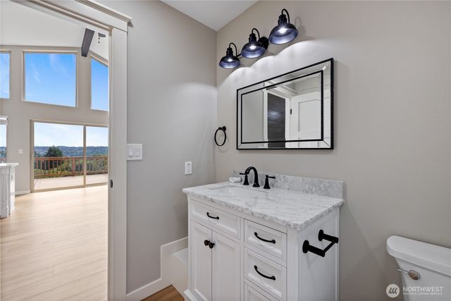 1268 Pilchuck Dr FI, Fox Island, WA 98333