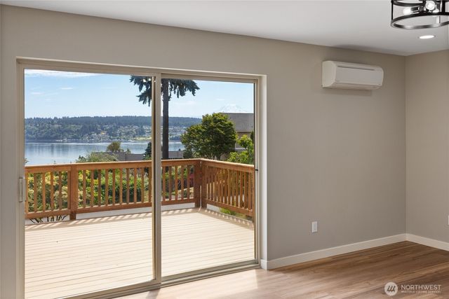 1268 Pilchuck Dr FI, Fox Island, WA 98333