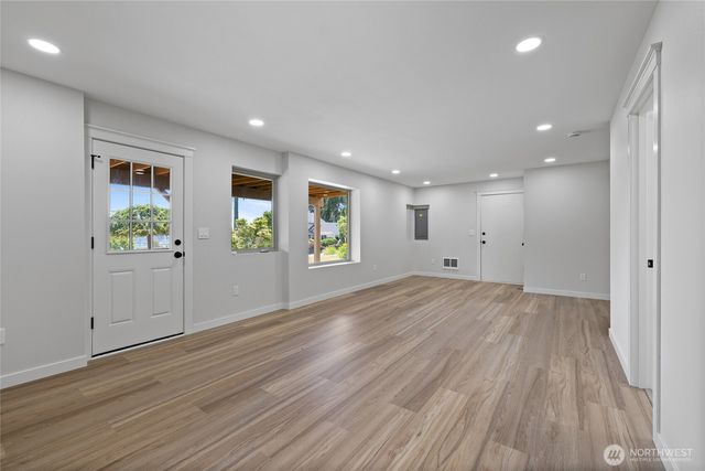 1268 Pilchuck Dr FI, Fox Island, WA 98333