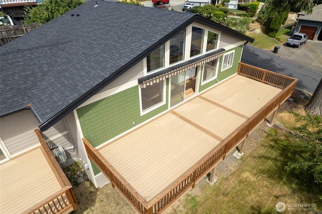 1268 Pilchuck Dr FI, Fox Island, WA 98333