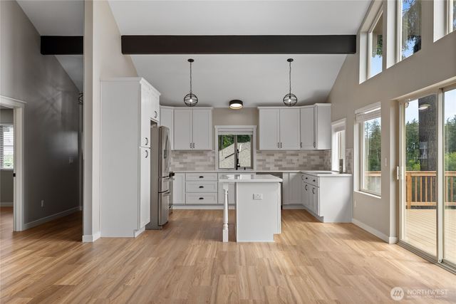 1268 Pilchuck Dr FI, Fox Island, WA 98333